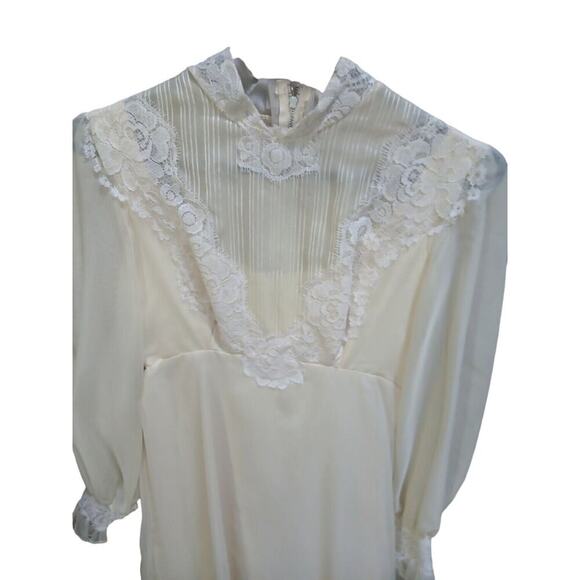 Vintage 1970s NWT ILGWU Ivory Wedding Dress Empire Waist Train Lace Fit As 4 - Picture 4 of 16